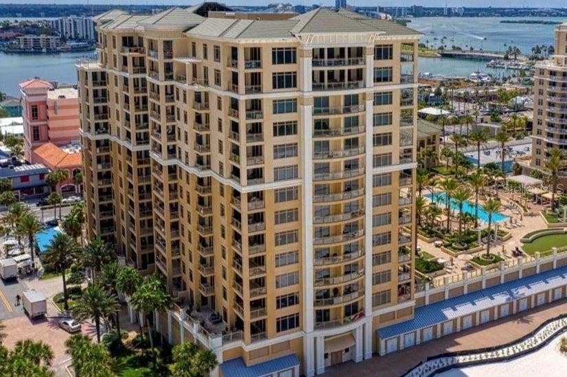 Welcome to Residences at the Sandpearl