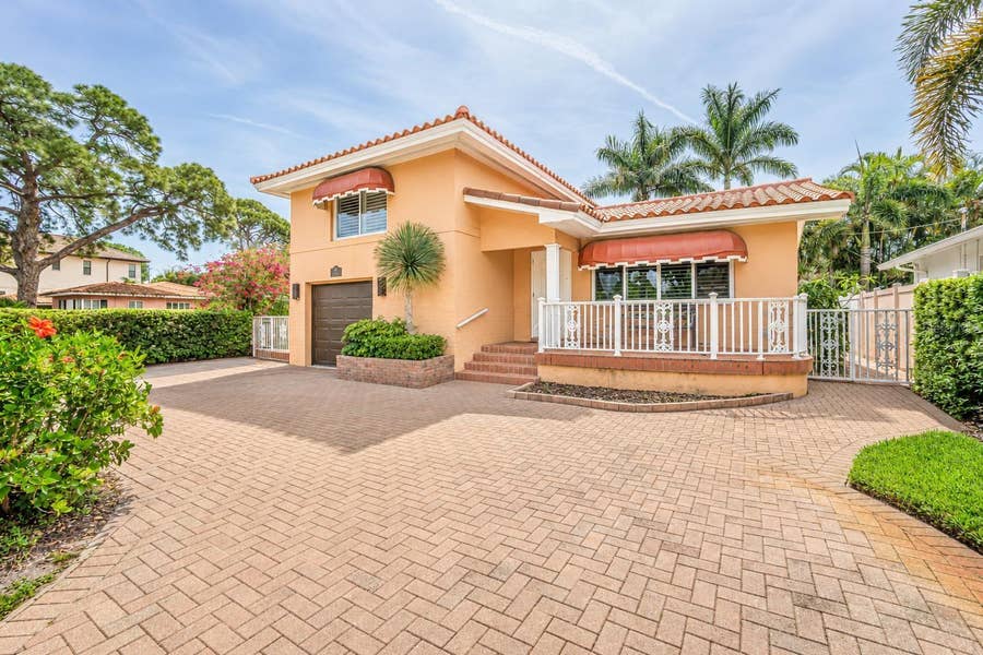 Property photo for 243 SNELL ISLE BOULEVARD NE, St Petersburg, FL