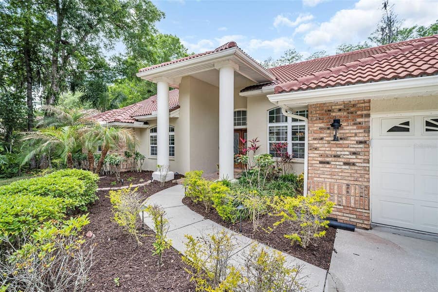Property photo for 1404 EAST LAKE WOODLANDS PARKWAY, Oldsmar, FL