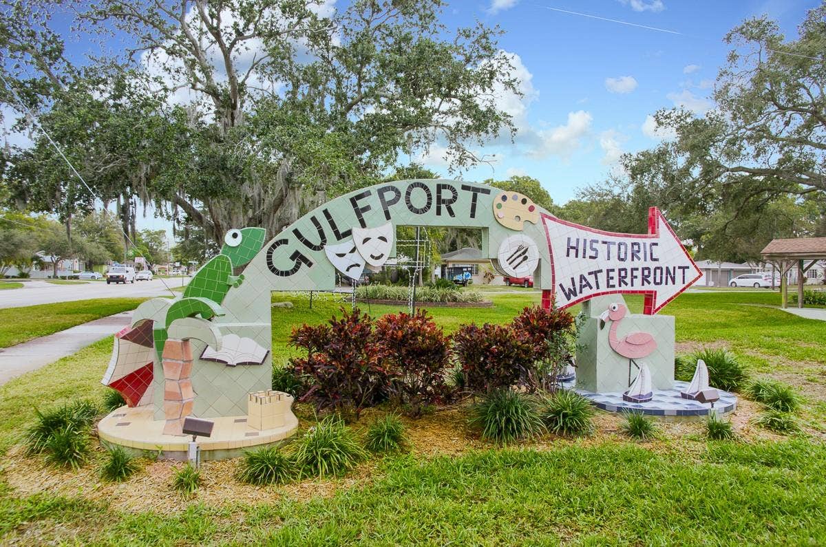 2907 CLINTON STREET S, Gulfport, FL 33707