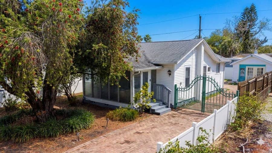Property photo for 2907 CLINTON STREET S, Gulfport, FL