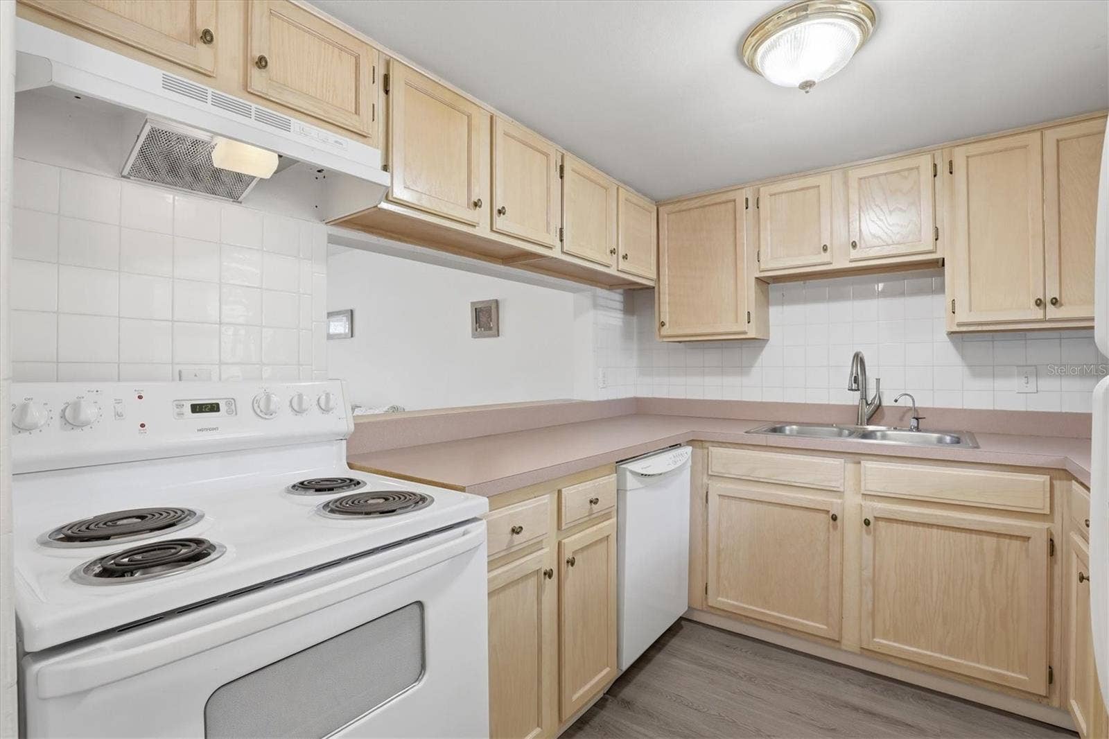 7701 STARKEY ROAD, #412, Seminole, FL 33777 Spacious for Cooking