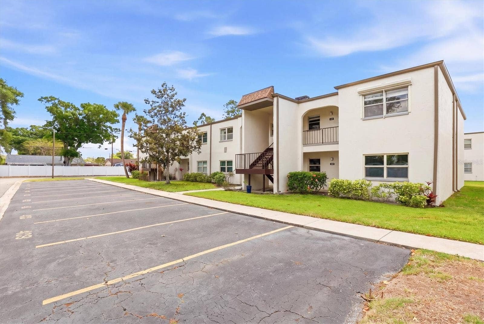 7701 STARKEY ROAD, #412, Seminole, FL 33777 Well maintained building