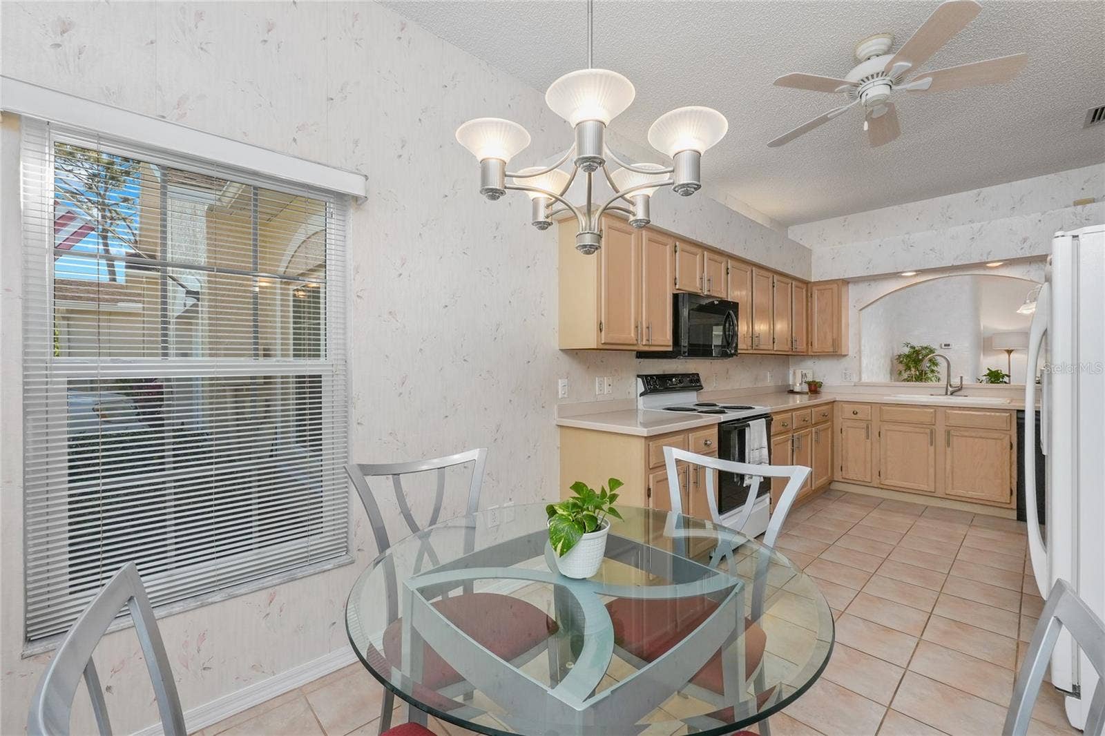 3511 TEALWOOD CIRCLE, Palm Harbor, FL 34685 BREAKFAST NOOK