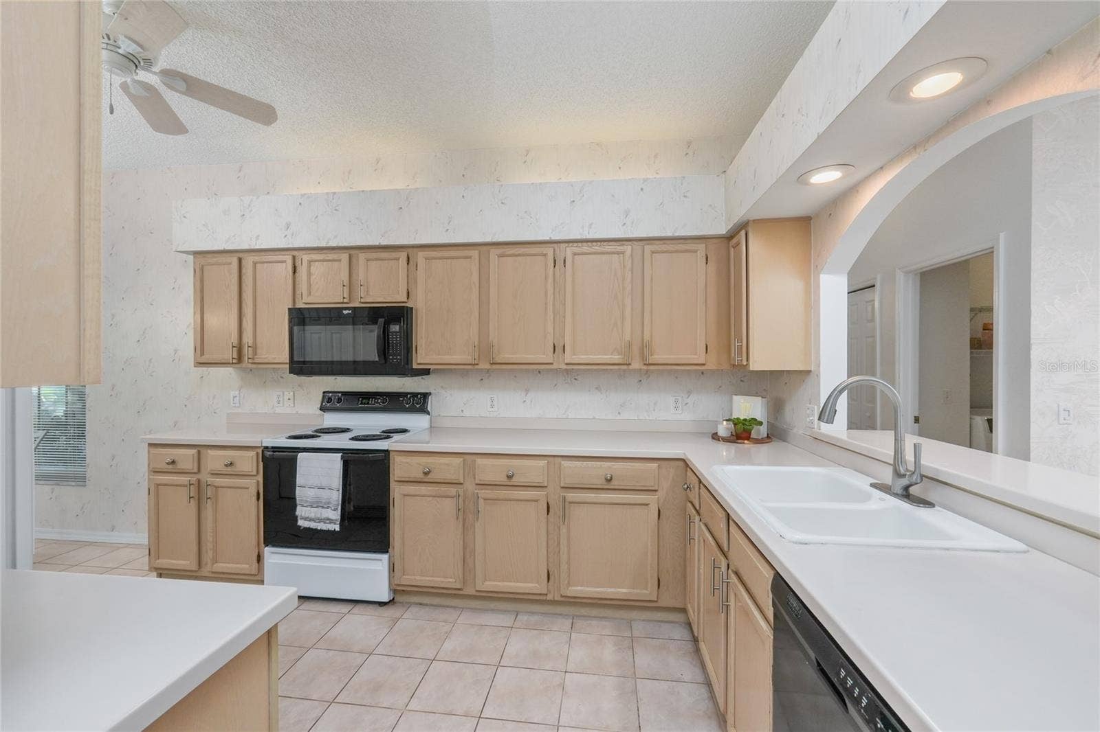 3511 TEALWOOD CIRCLE, Palm Harbor, FL 34685 KITCHEN