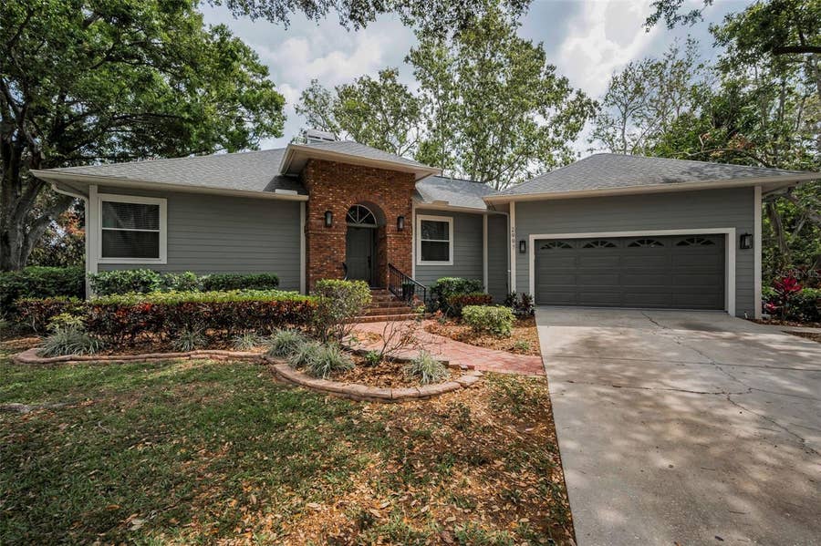 Property photo for 2997 EAGLE ESTATES CIRCLE E, Clearwater, FL