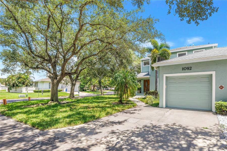 Property photo for 1092 SANABEL COURT NE, St Petersburg, FL