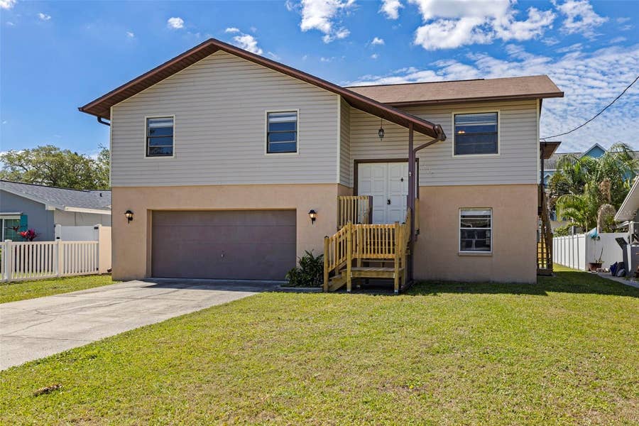 Property photo for 334 CROSSWINDS DRIVE, Palm Harbor, FL