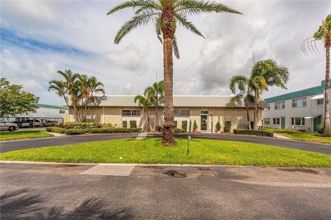 5267 81ST STREET N, #5, St Petersburg, FL 33709 5267 81ST STREET N, #5, St Petersburg, FL 33709