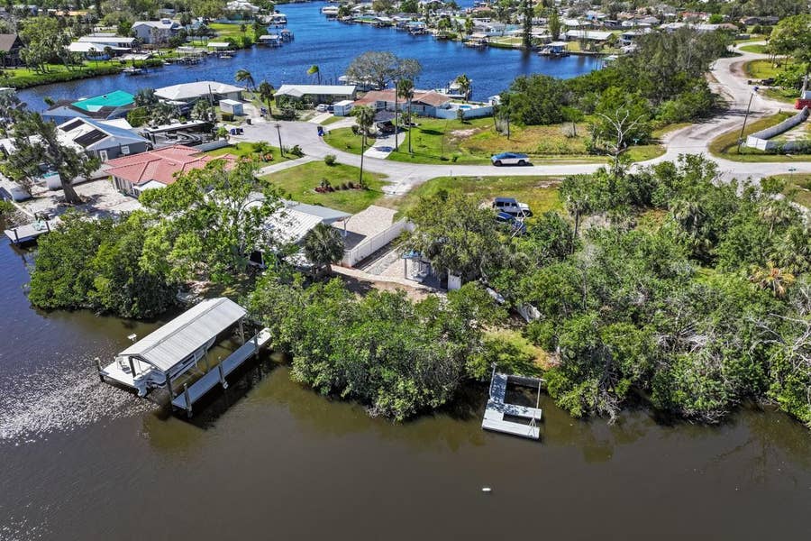 Property photo for 107 6TH STREET NW, Ruskin, FL