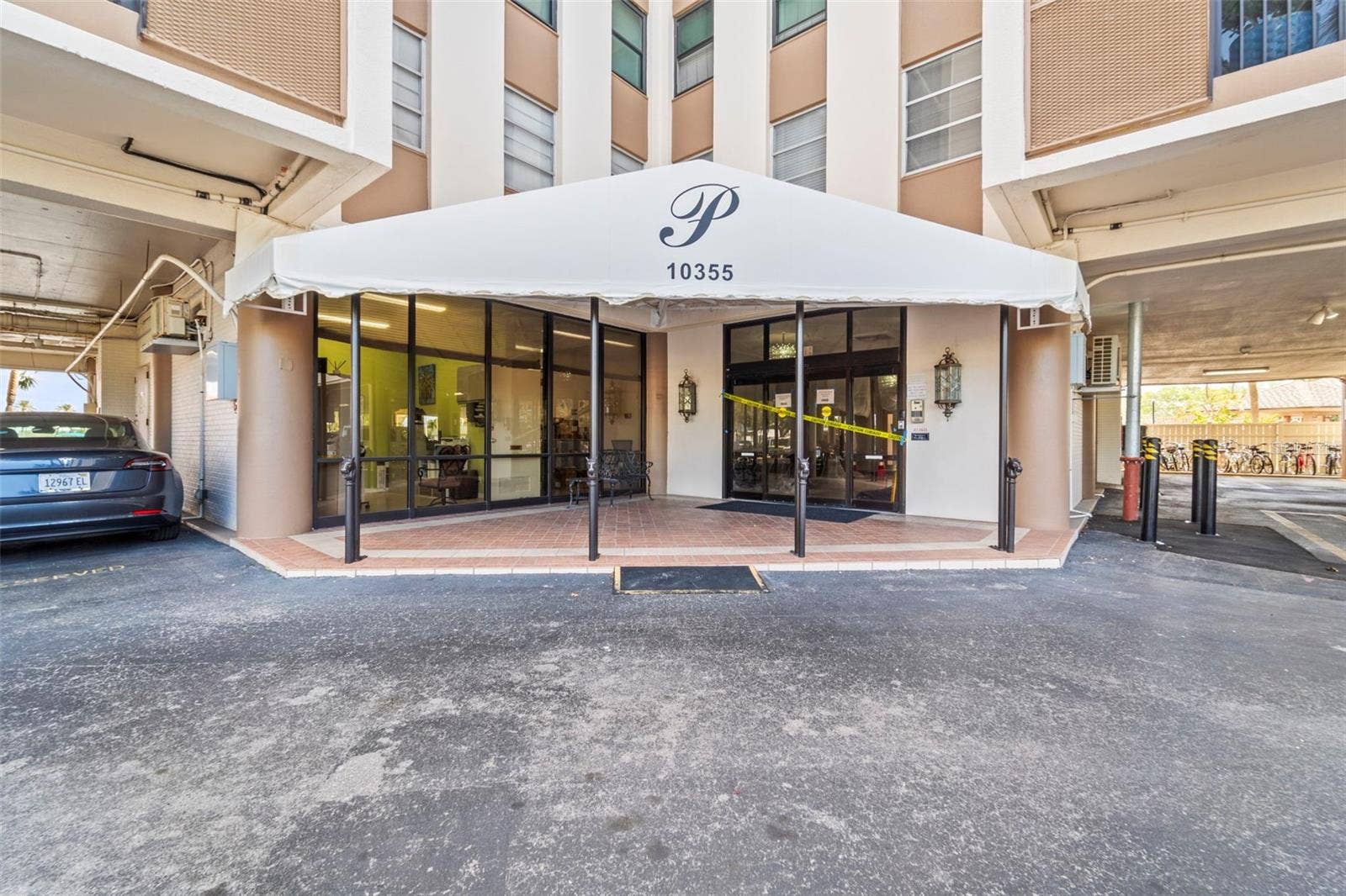 10355 PARADISE BOULEVARD, #403, Treasure Island, FL 33706 10355 PARADISE BOULEVARD, #403, Treasure Island, FL 33706