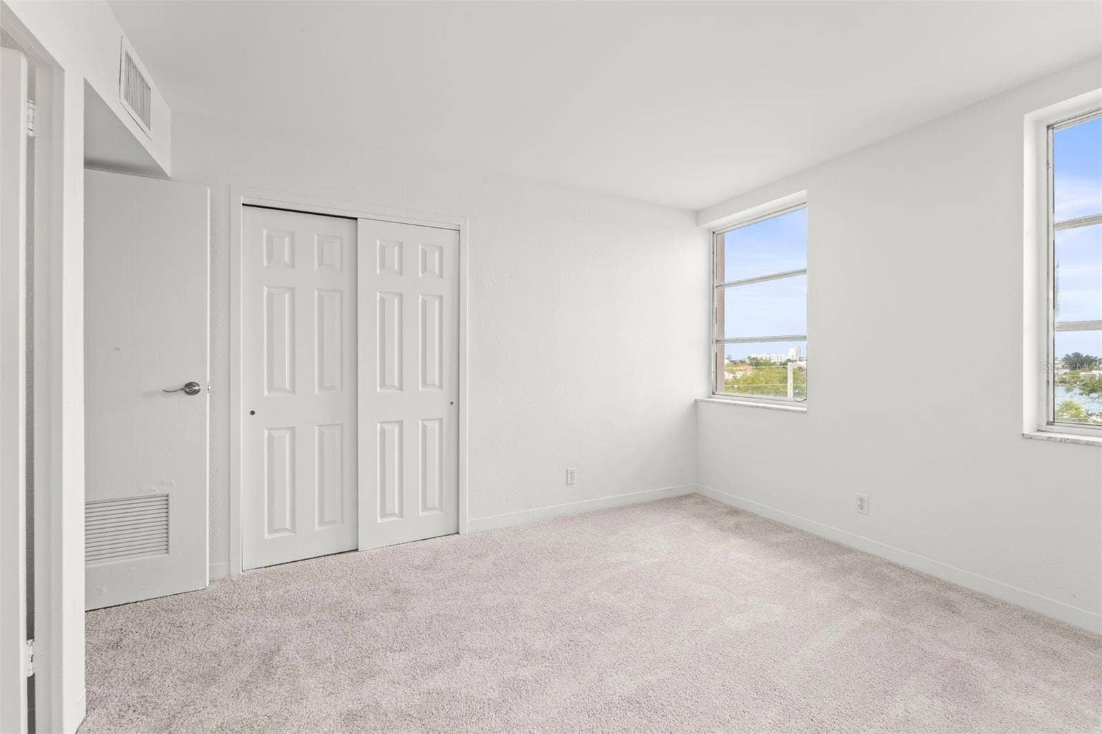 10355 PARADISE BOULEVARD, #403, Treasure Island, FL 33706 10355 PARADISE BOULEVARD, #403, Treasure Island, FL 33706