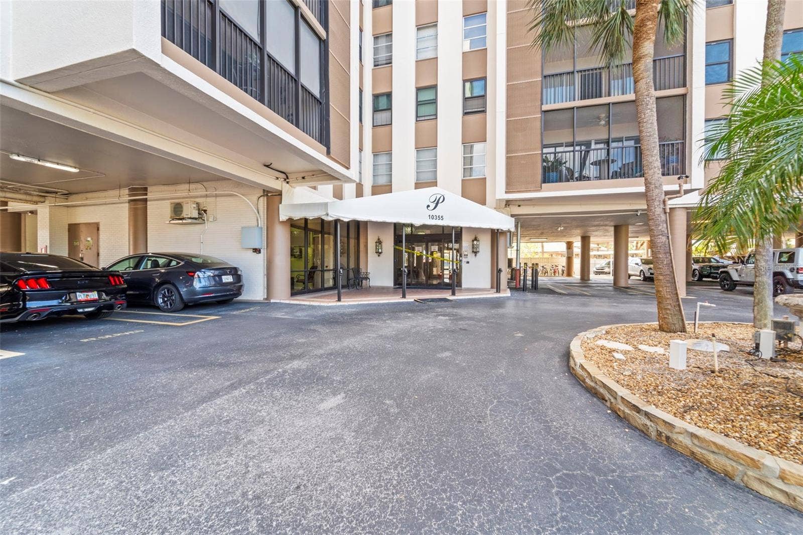 10355 PARADISE BOULEVARD, #403, Treasure Island, FL 33706 10355 PARADISE BOULEVARD, #403, Treasure Island, FL 33706
