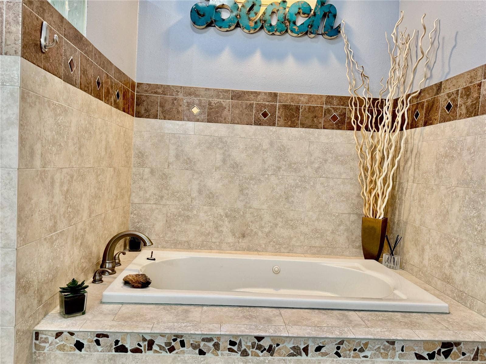 513 HAVEN POINT DRIVE, Treasure Island, FL 33706 513 HAVEN POINT DRIVE, Treasure Island, FL 33706