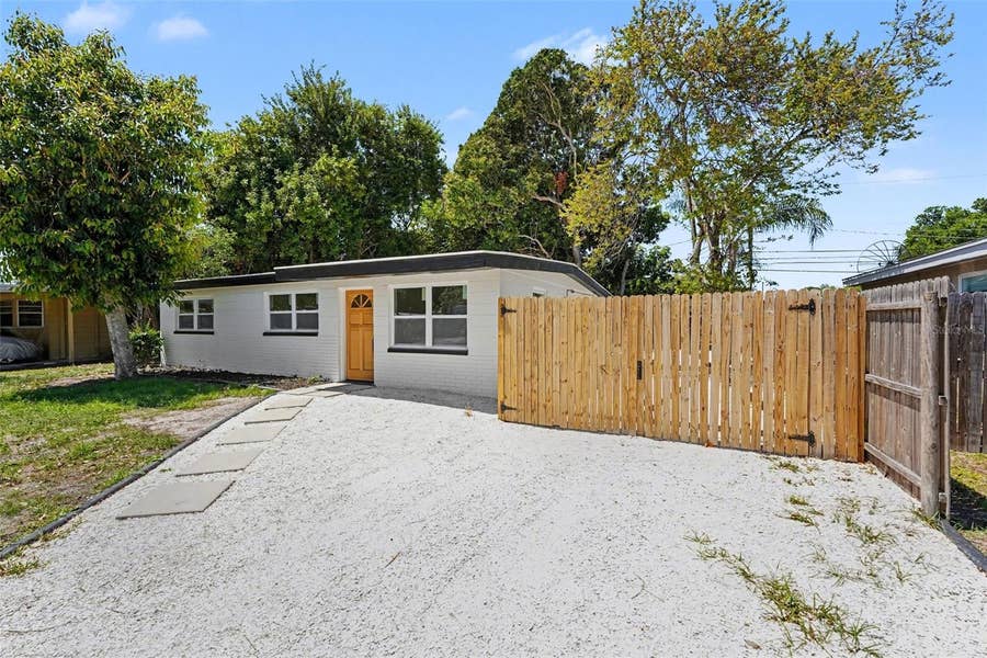 Property photo for 9482 CRESTVIEW STREET, Seminole, FL
