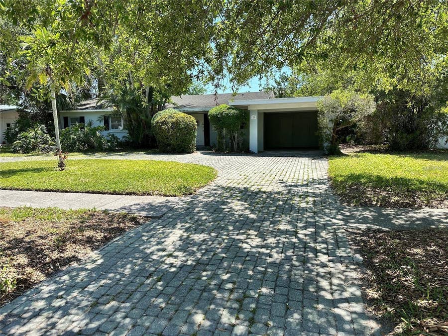 Property photo for 459 BAYVIEW DRIVE NE, St Petersburg, FL