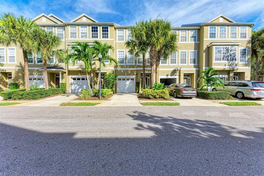 Property photo for 3047 POINTEVIEW DRIVE, Tampa, FL