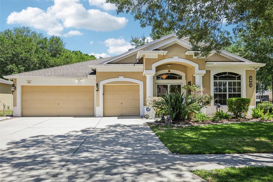 Property photo for 1901 HEARTLAND CIRCLE, Valrico, FL