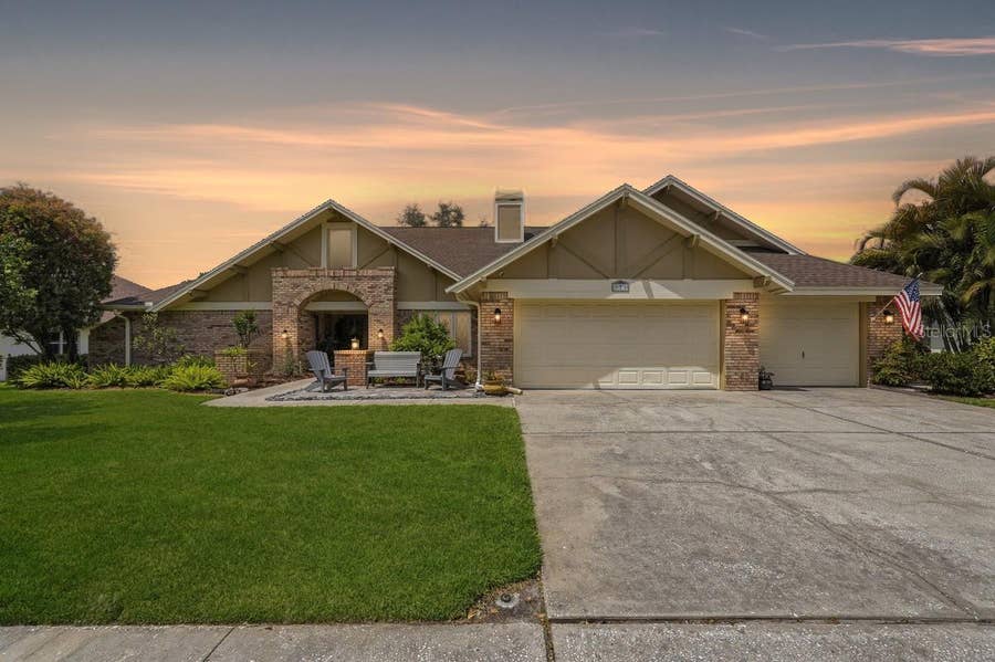 Property photo for 325 SHEFFIELD CIRCLE W, Palm Harbor, FL
