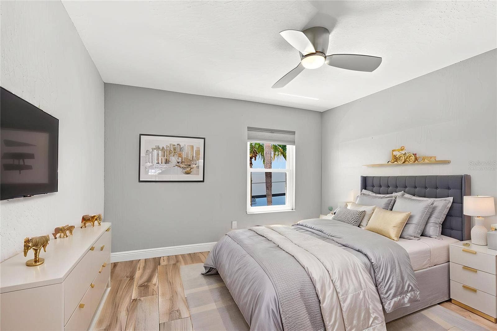 152 117TH AVENUE, Treasure Island, FL 33706 Virtually staged.