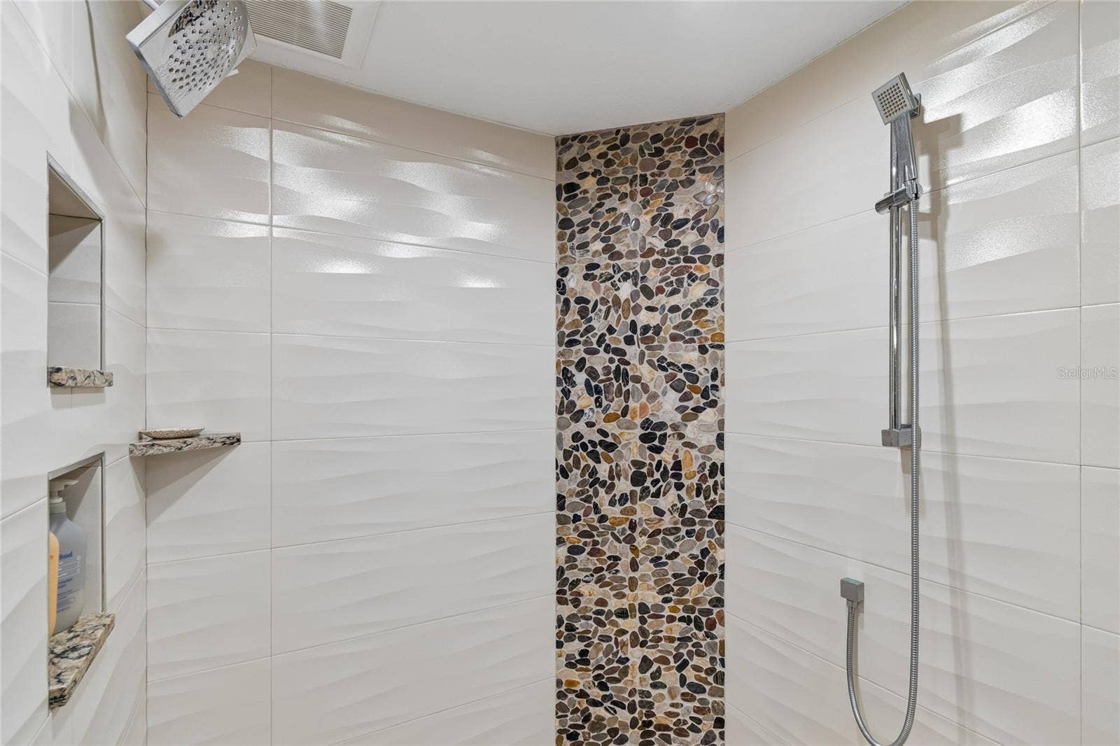 152 117TH AVENUE, Treasure Island, FL 33706 Convenient bathroom, details and features