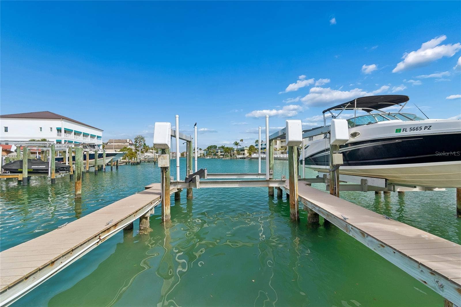 152 117TH AVENUE, Treasure Island, FL 33706 Sunset cruises in less than 5 minutes to the golf