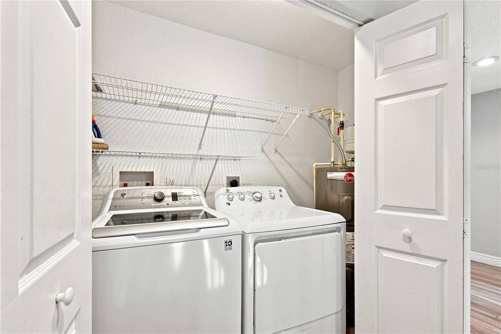 152 117TH AVENUE, Treasure Island, FL 33706 Laundry on bedroom level! Always convenient.