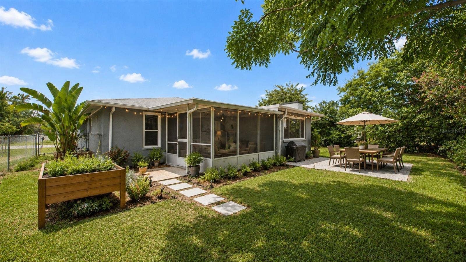 Virtually landscaped and staged