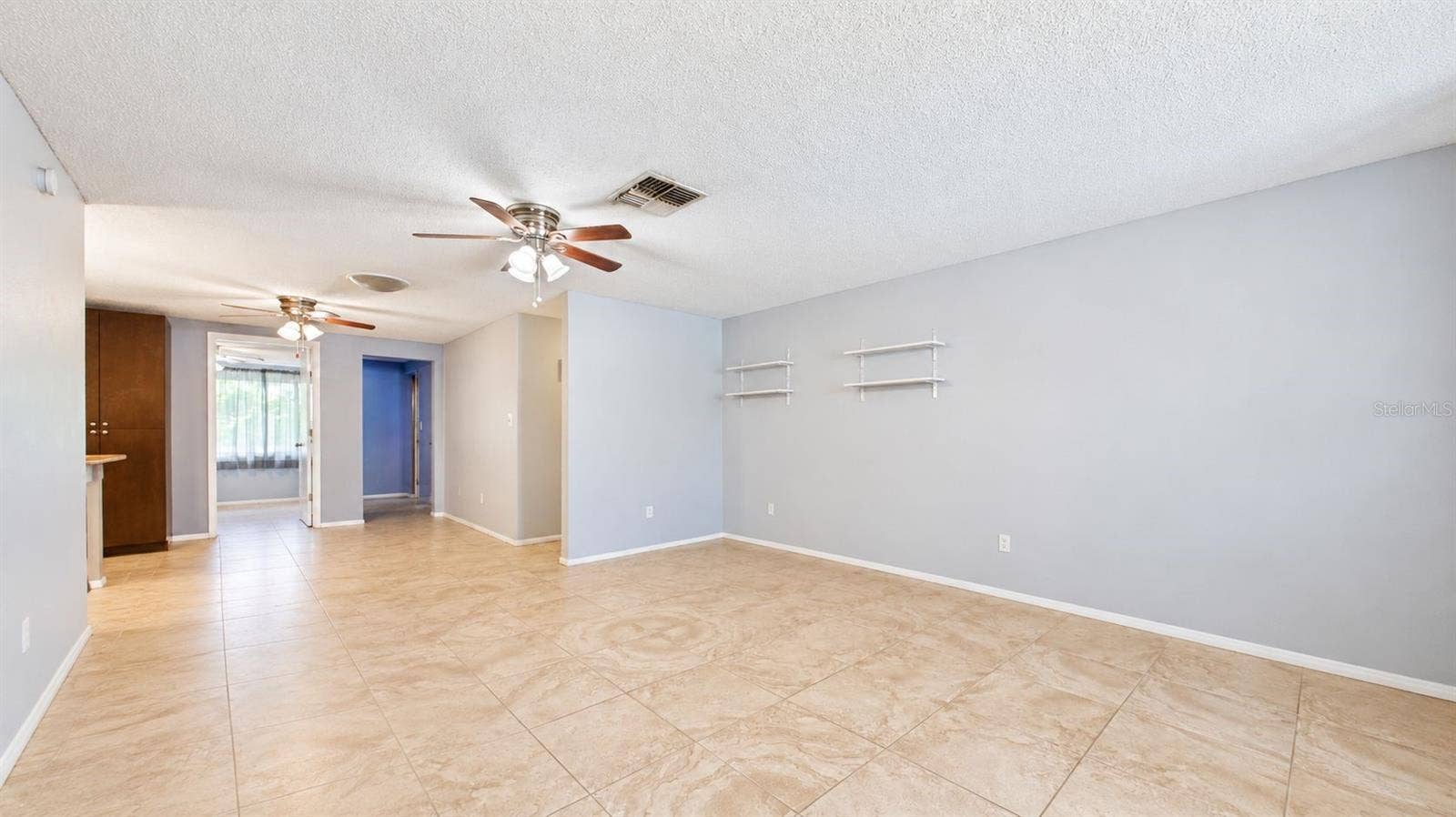 Living room upon entrance