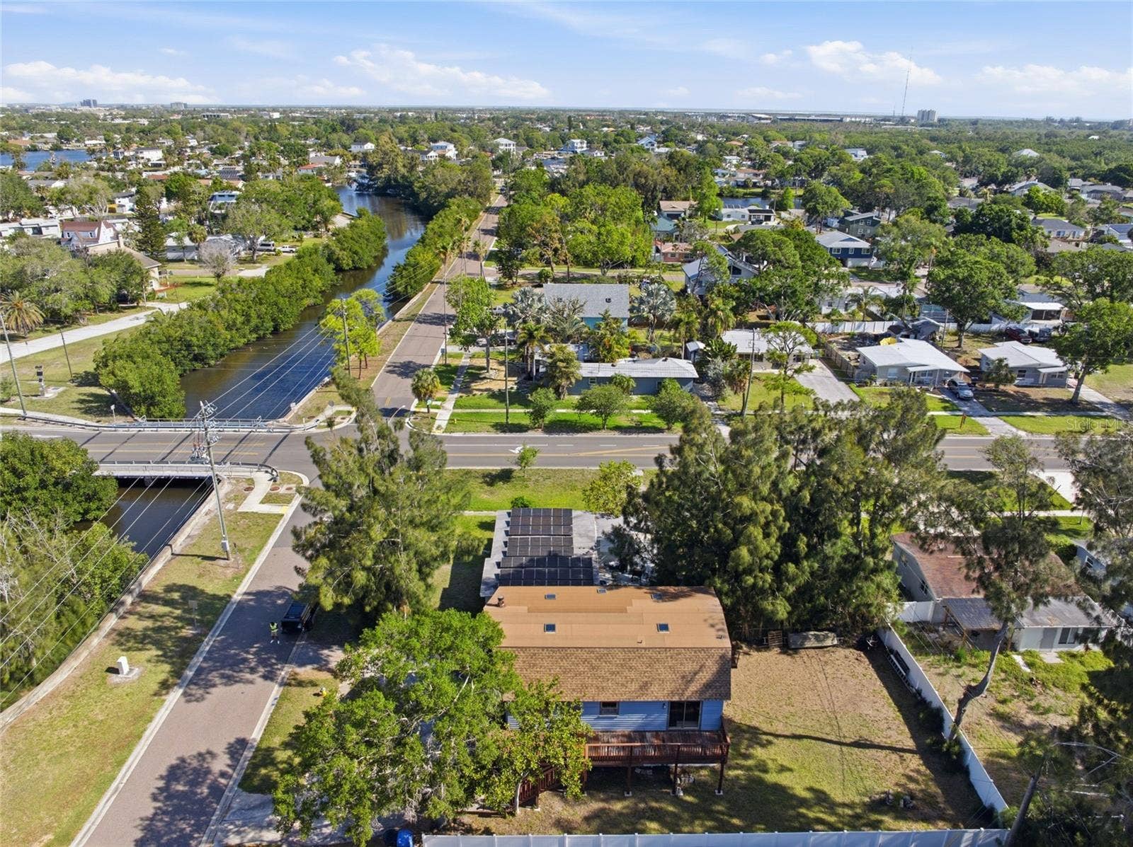 8221 RIVERSIDE DR NE, St Petersburg, FL 33702 8221 RIVERSIDE DR NE, St Petersburg, FL 33702