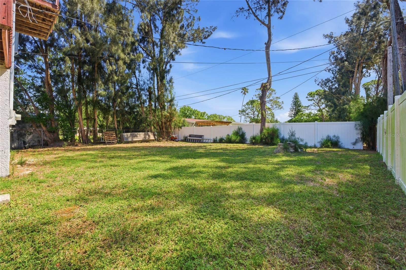 8221 RIVERSIDE DR NE, St Petersburg, FL 33702 8221 RIVERSIDE DR NE, St Petersburg, FL 33702