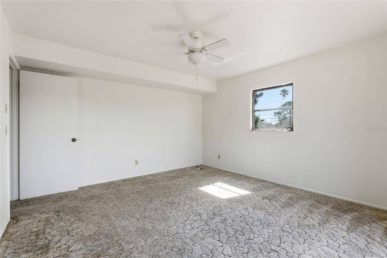 8221 RIVERSIDE DR NE, St Petersburg, FL 33702 8221 RIVERSIDE DR NE, St Petersburg, FL 33702