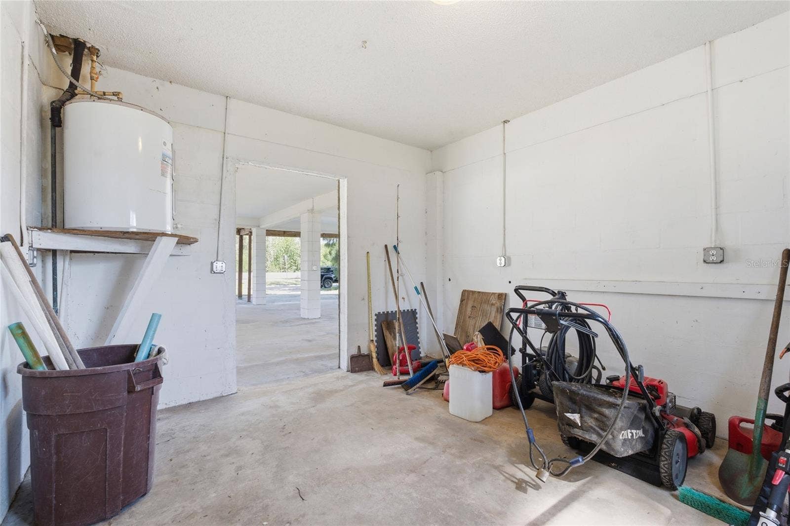 8221 RIVERSIDE DR NE, St Petersburg, FL 33702 8221 RIVERSIDE DR NE, St Petersburg, FL 33702