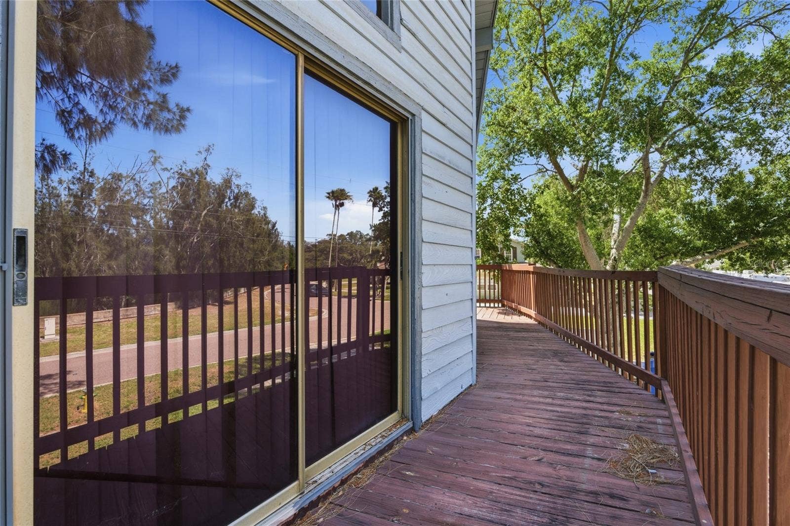 8221 RIVERSIDE DR NE, St Petersburg, FL 33702 8221 RIVERSIDE DR NE, St Petersburg, FL 33702