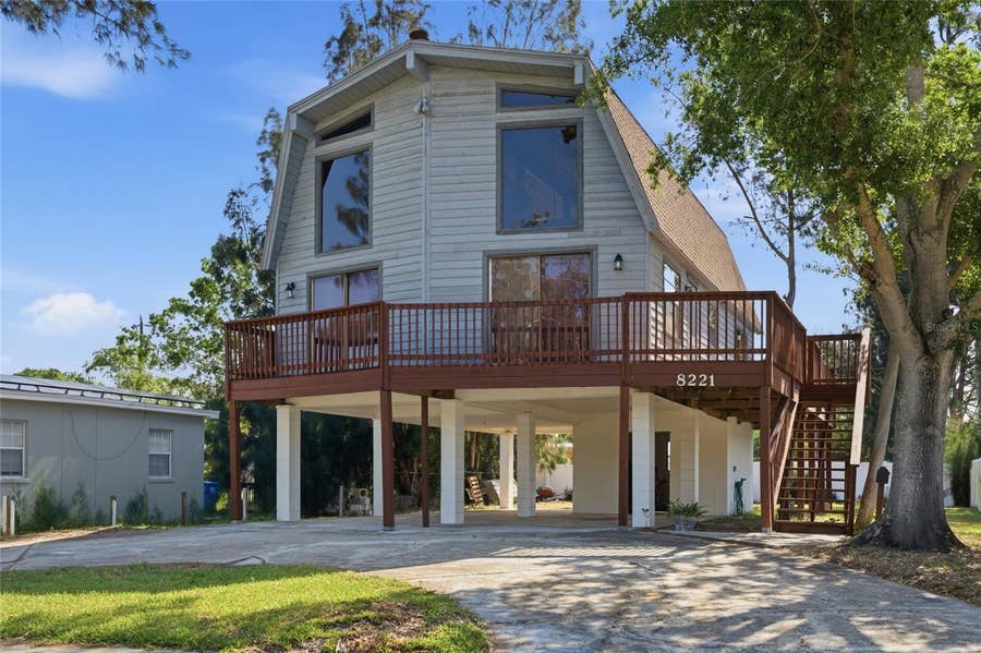 Property photo for 8221 RIVERSIDE DR NE, St Petersburg, FL