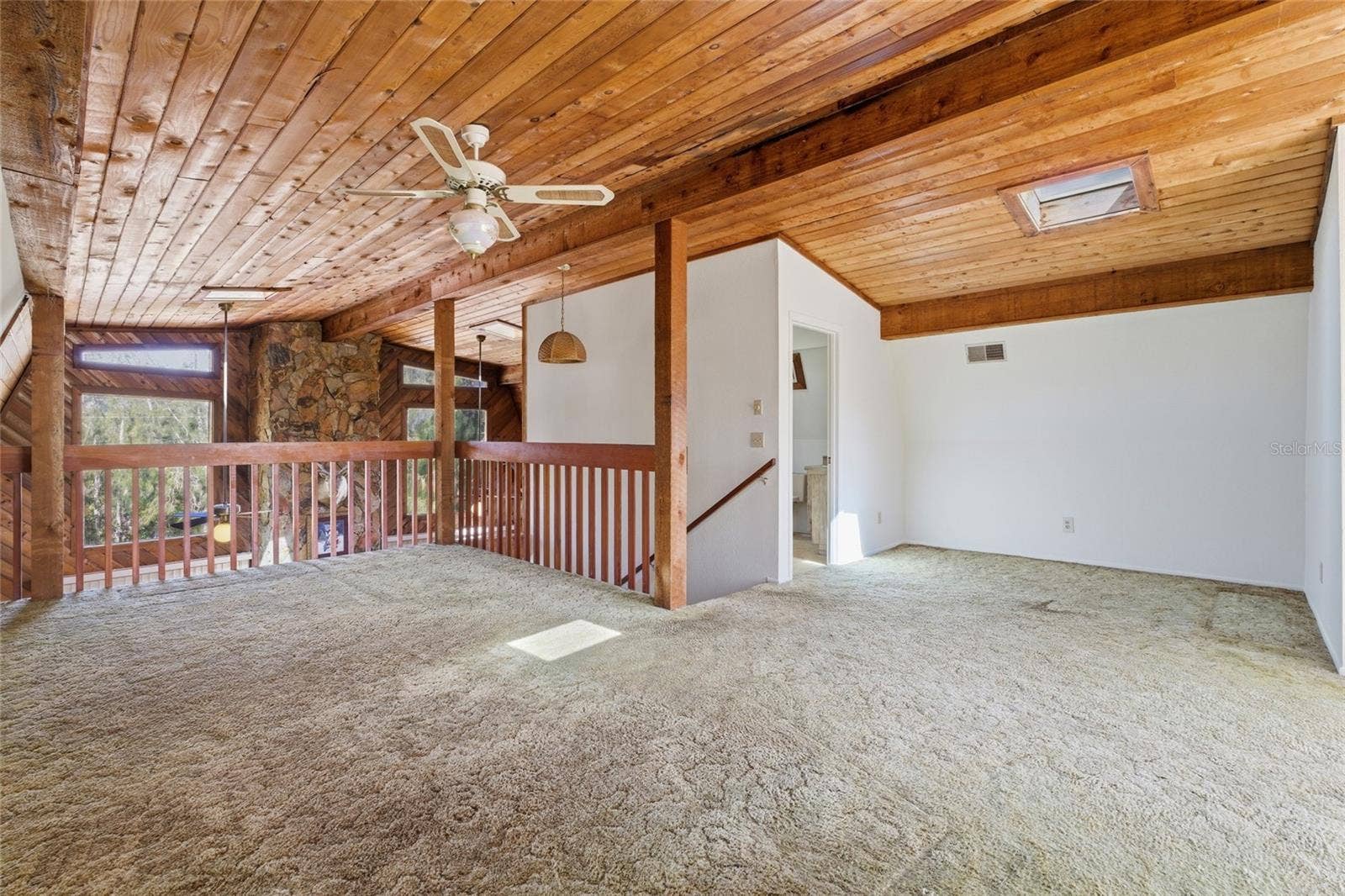 8221 RIVERSIDE DR NE, St Petersburg, FL 33702 8221 RIVERSIDE DR NE, St Petersburg, FL 33702