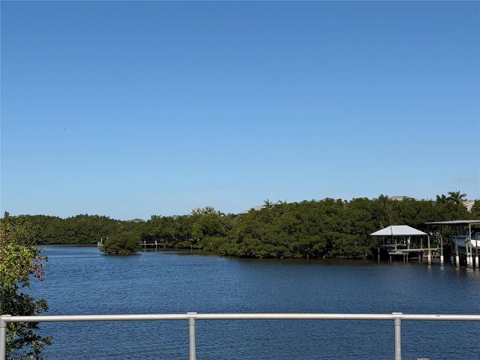 8221 RIVERSIDE DR NE, St Petersburg, FL 33702 8221 RIVERSIDE DR NE, St Petersburg, FL 33702