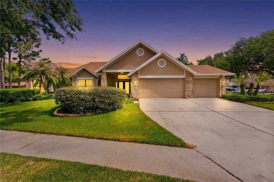 Property photo for 8701 TANTALLON CIRCLE, Tampa, FL