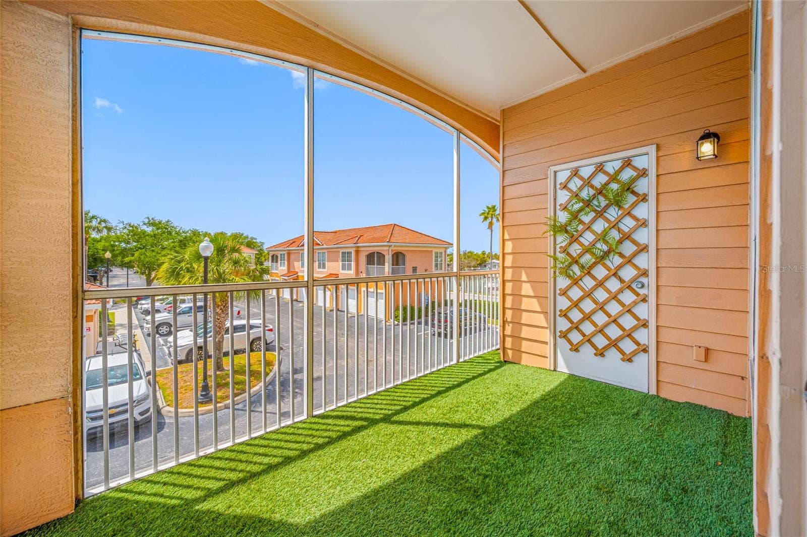 Screened Balcony
