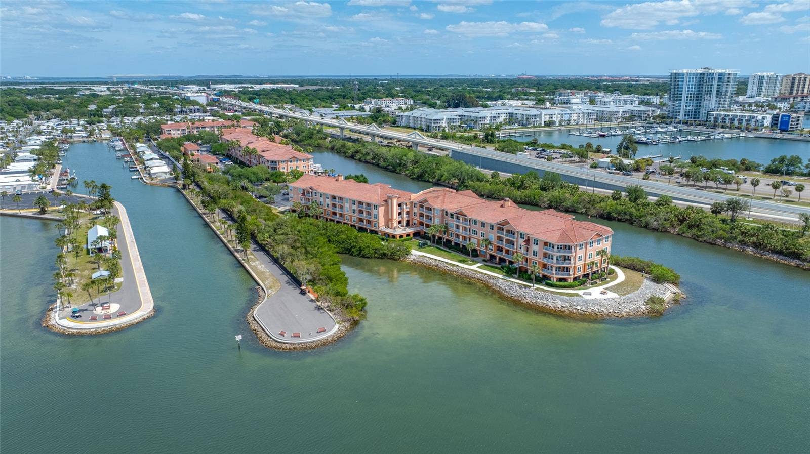 5000 CULBREATH KEY WAY, #1-201, Tampa, FL 33611