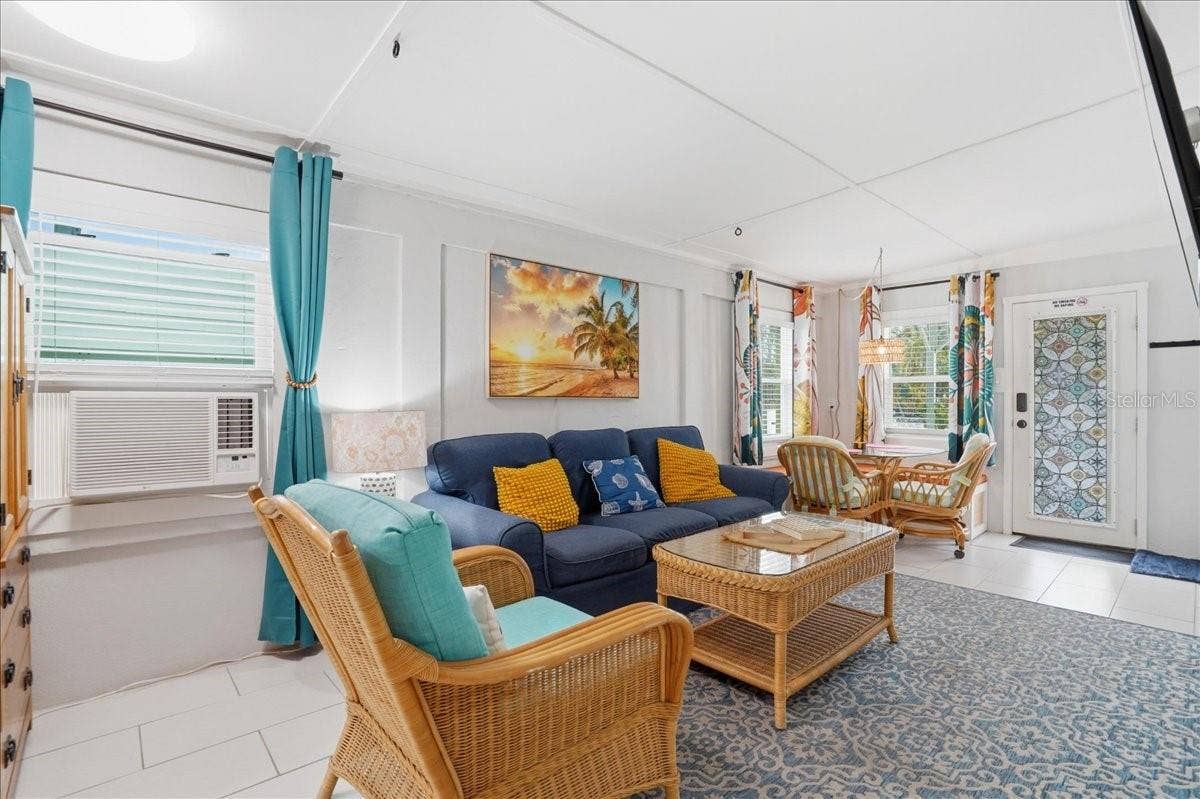 130 86TH TERRACE, Treasure Island, FL 33706 130 86TH TERRACE, Treasure Island, FL 33706