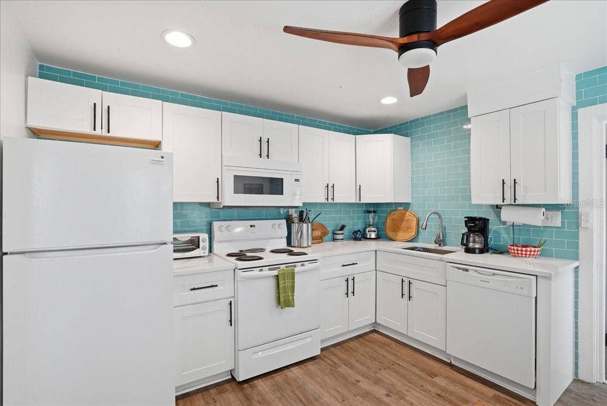 130 86TH TERRACE, Treasure Island, FL 33706 130 86TH TERRACE, Treasure Island, FL 33706