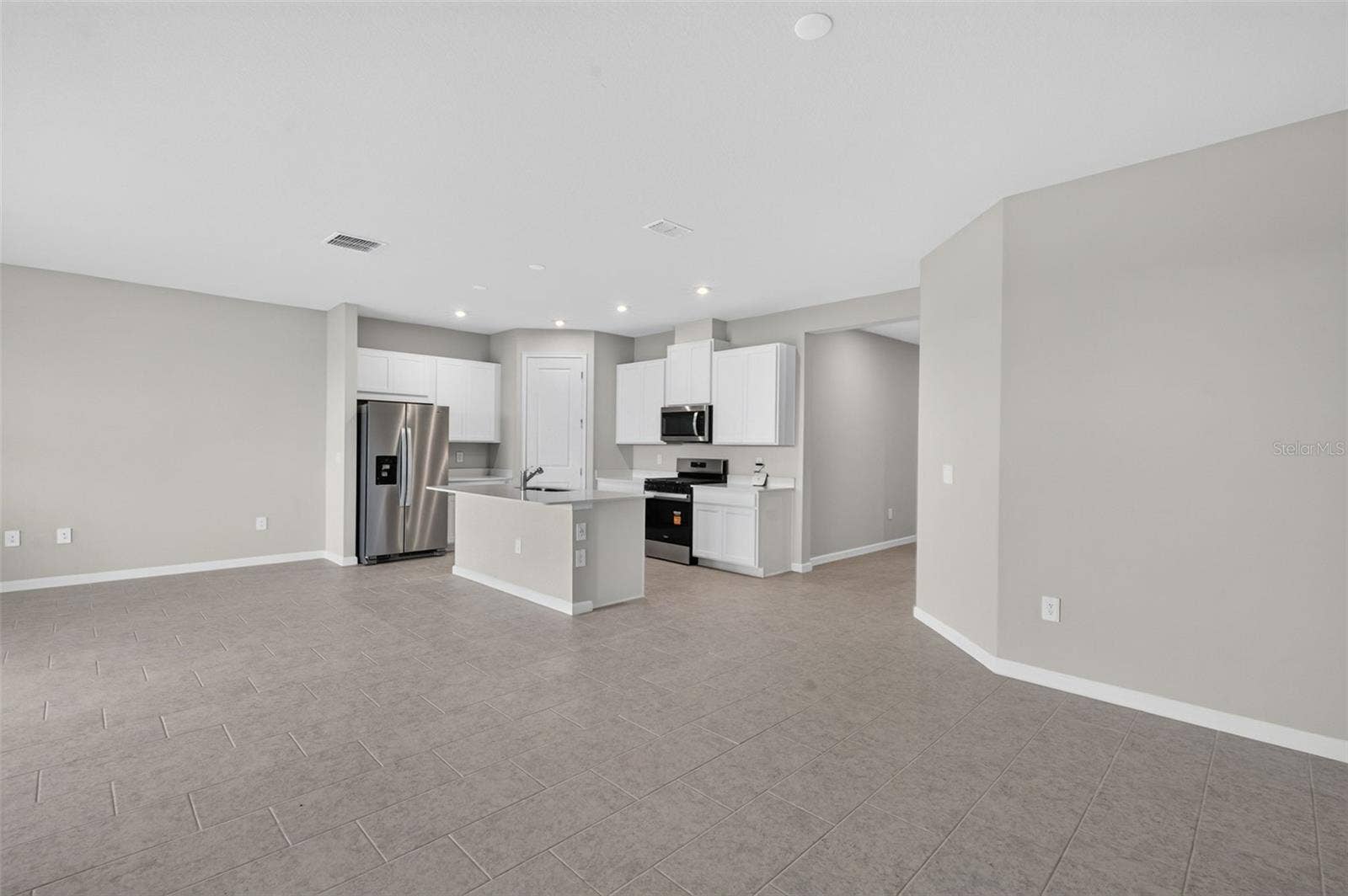 34754 FLOWER PATCH DRIVE, Dade City, FL 33525 34754 FLOWER PATCH DRIVE, Dade City, FL 33525