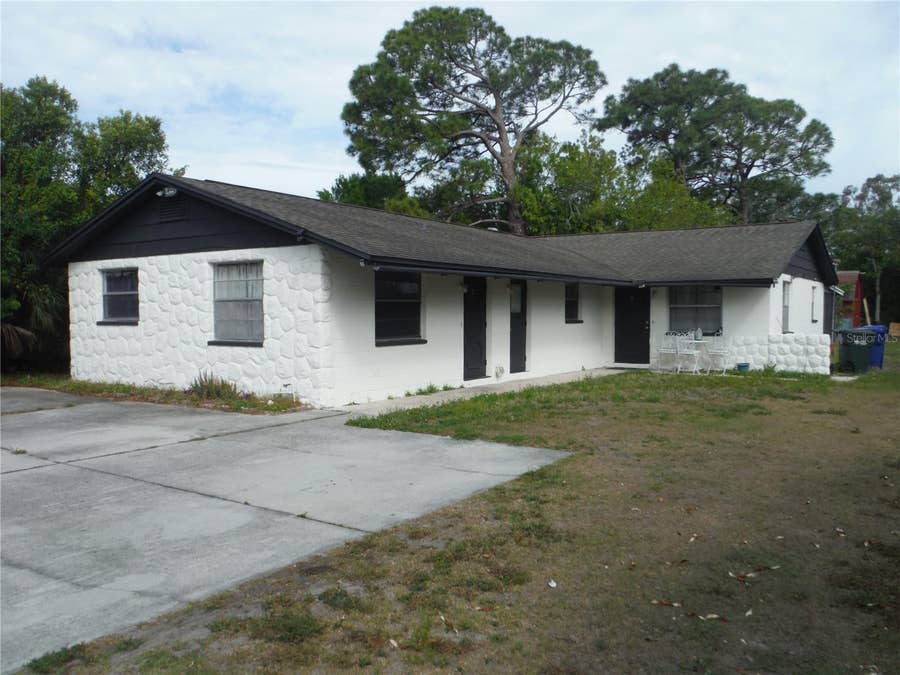 Property photo for 118 LAKE AVENUE SE, Largo, FL