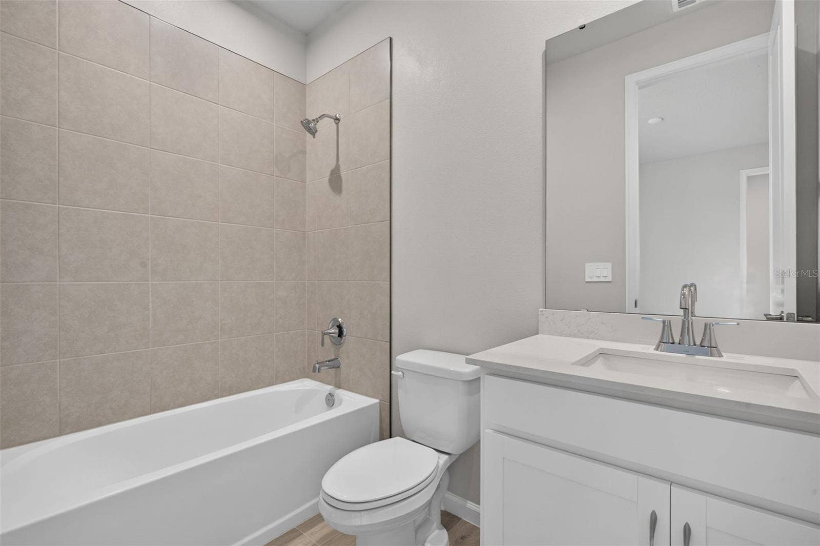 9553 NATURAL OAK POINT, Dade City, FL 33525 Bedroom 2 ensuite
