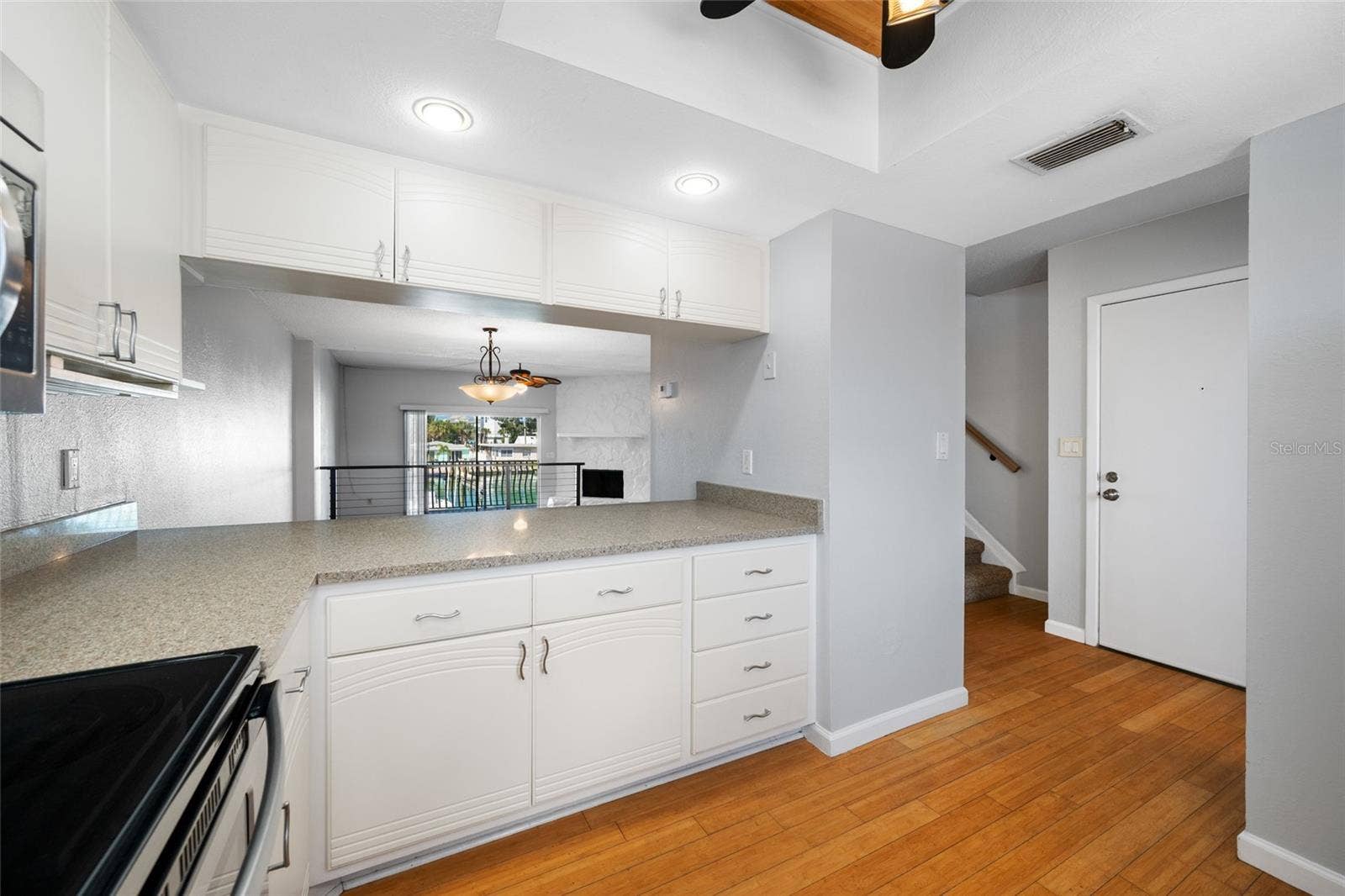 12424 CAPRI CIRCLE N, #5, Treasure Island, FL 33706
