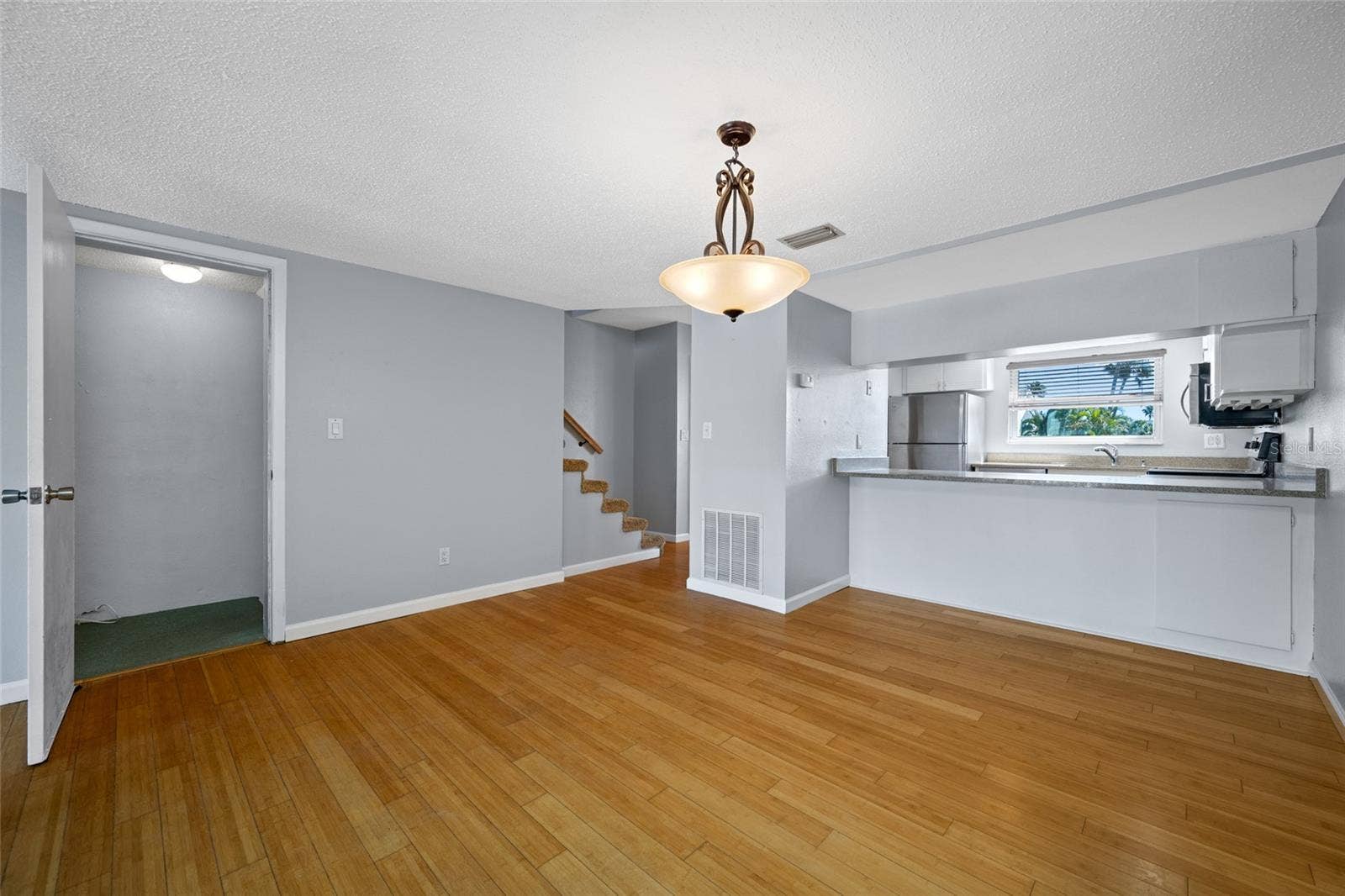 12424 CAPRI CIRCLE N, #5, Treasure Island, FL 33706