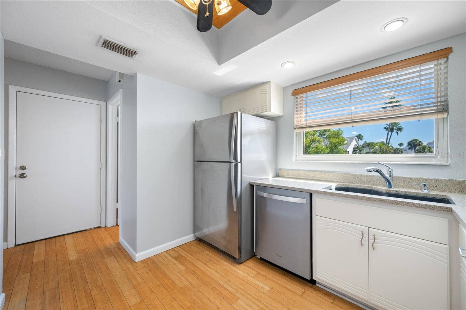 12424 CAPRI CIRCLE N, #5, Treasure Island, FL 33706