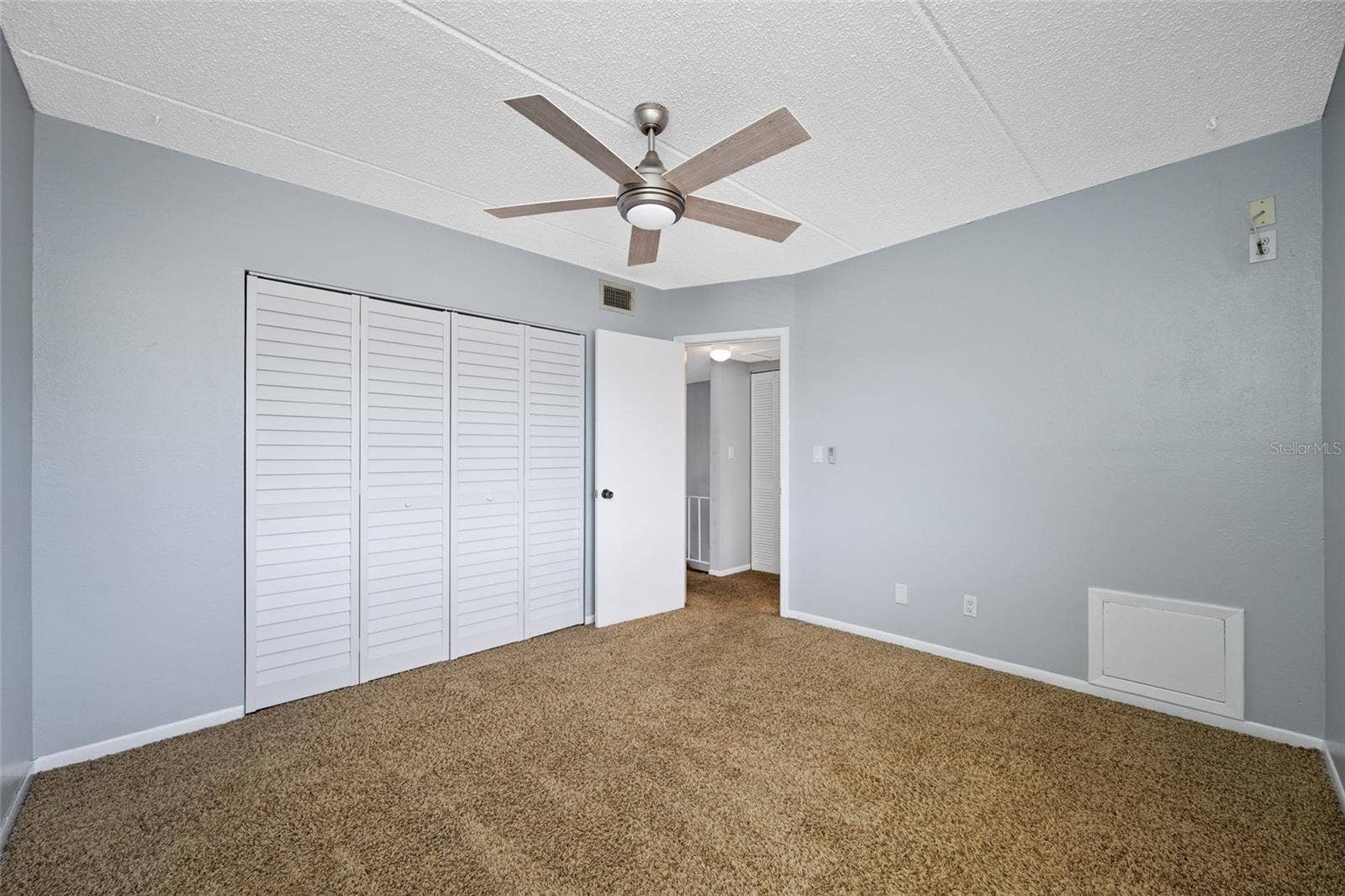 12424 CAPRI CIRCLE N, #5, Treasure Island, FL 33706