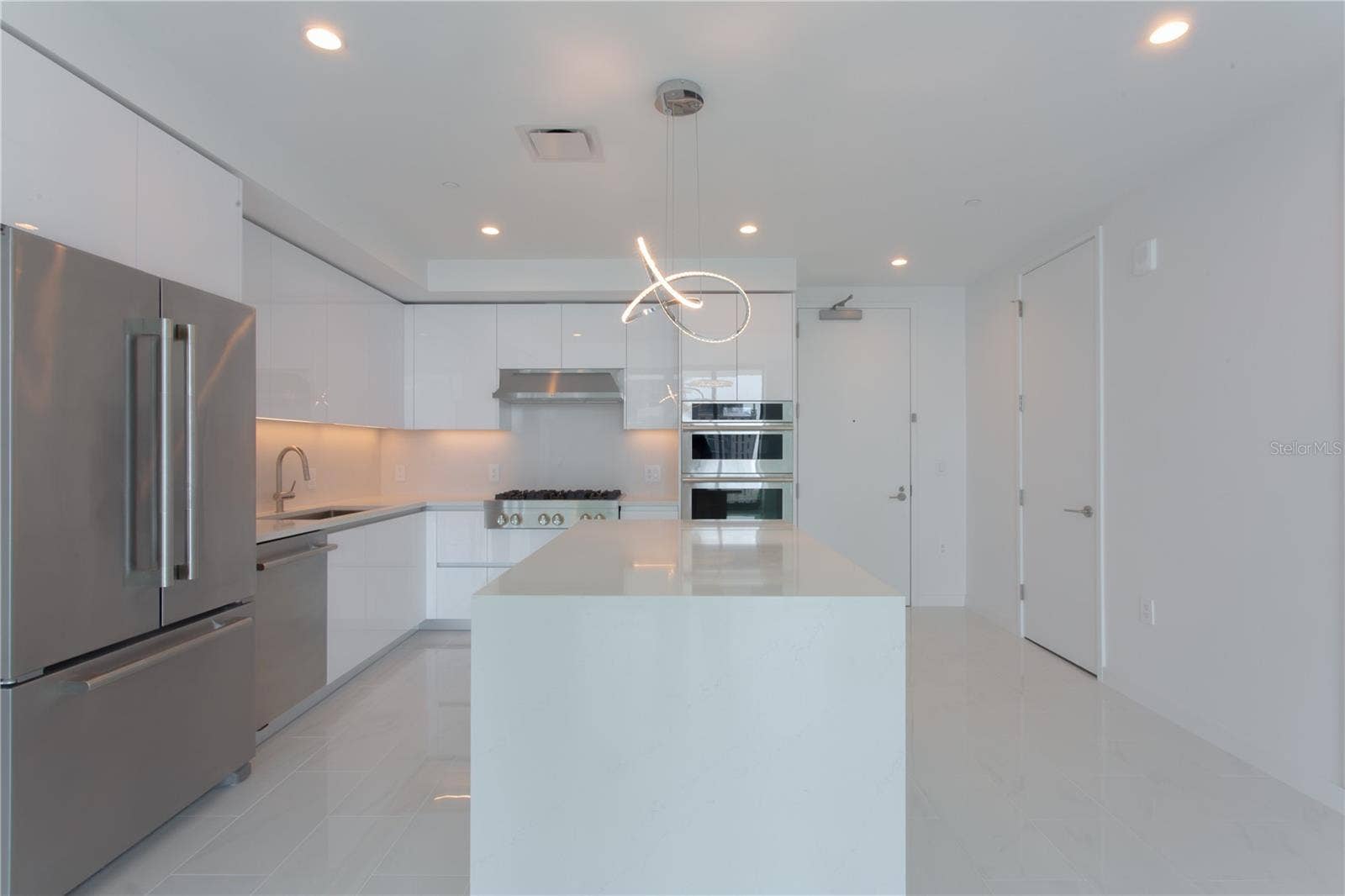 400 CENTRAL AVENUE, #1806, St Petersburg, FL 33701 400 CENTRAL AVENUE, #1806, St Petersburg, FL 33701